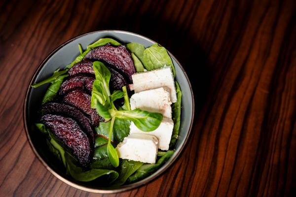 Salata de Sfecla Rosie Prajita si Branza de Capra (FARA GLUTEN)